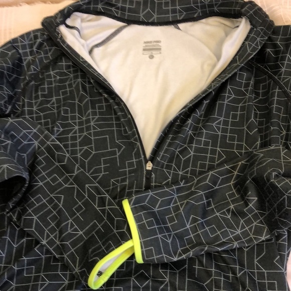Nike Pro Womens Size L 1/2 Zip Pullover - Picture 4 of 4